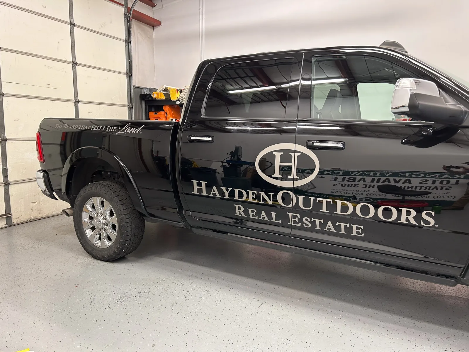 Vehicle Graphics and Wraps